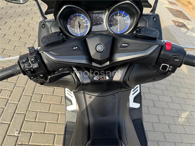 Yamaha TMAX – Vista 5