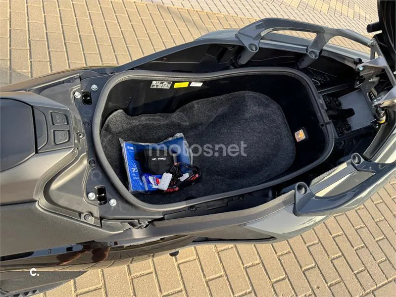 Yamaha TMAX – Vista 6