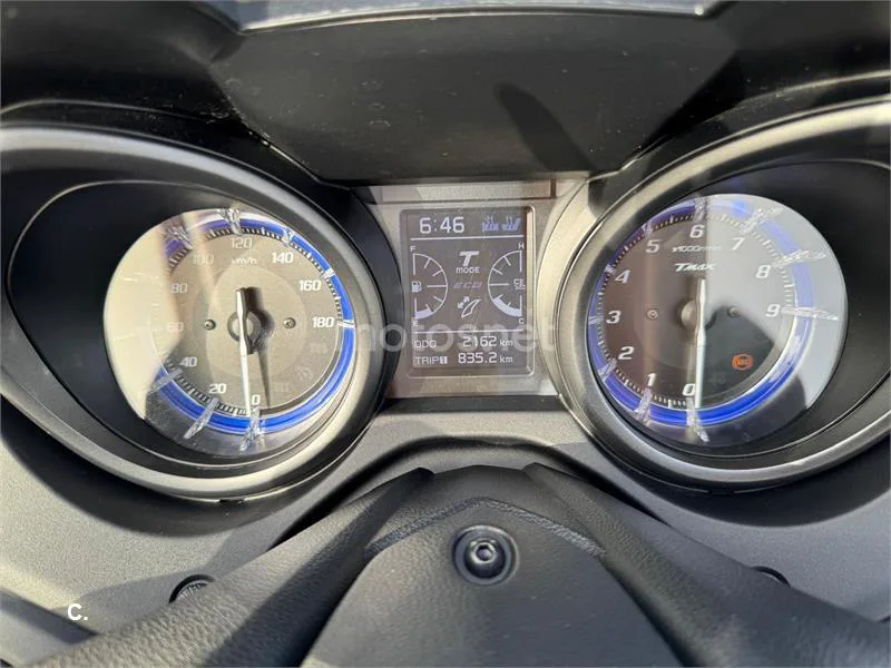 Yamaha TMAX – Vista 7
