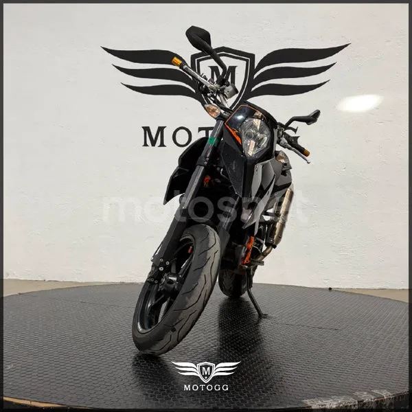KTM 690 SMC R – Vista 4