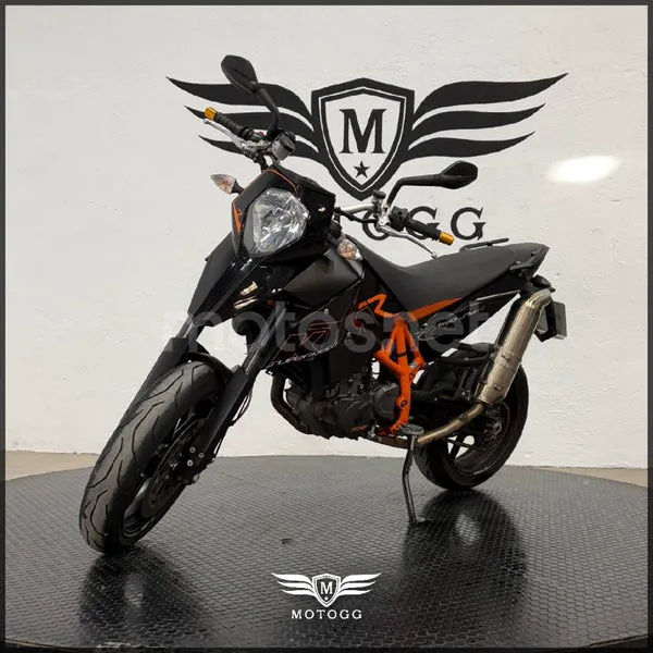 KTM 690 SMC R – Vista 6