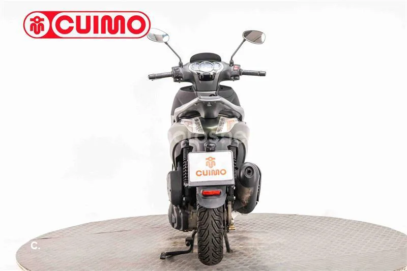 Piaggio Beverly 300 – Vista 11