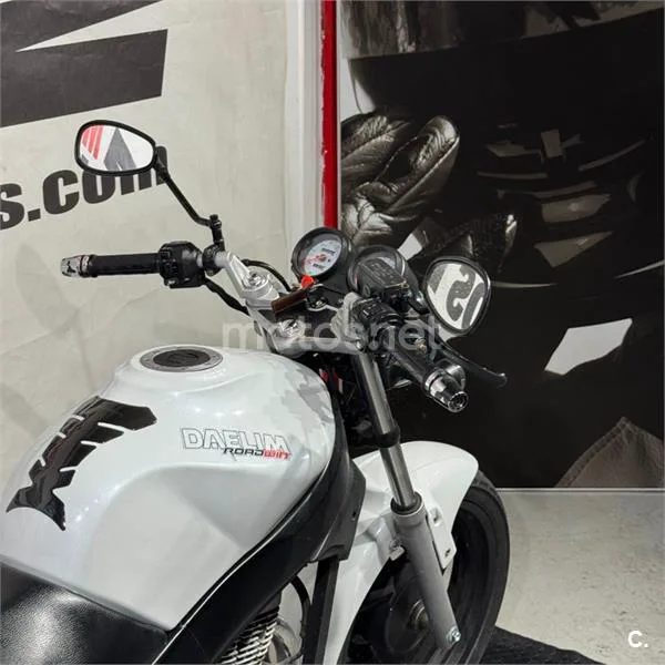 Daelim Roadwin 125R FI – Vista 8