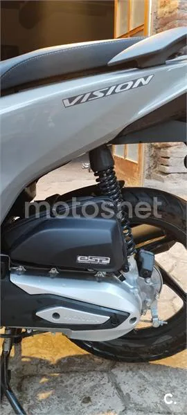 Honda Vision 110 – Vista 3