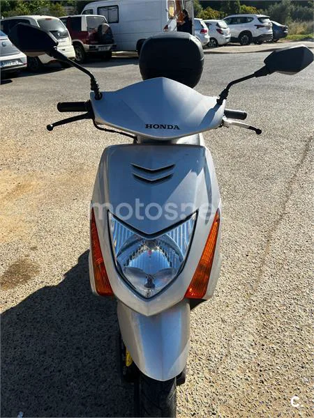Honda SCV 100 Lead – Vista 15
