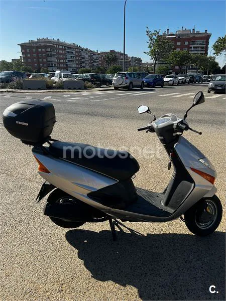Honda SCV 100 Lead – Vista 4