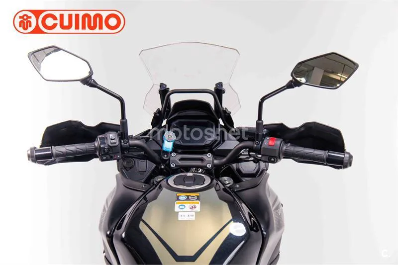 Kawasaki Versys – Vista 17