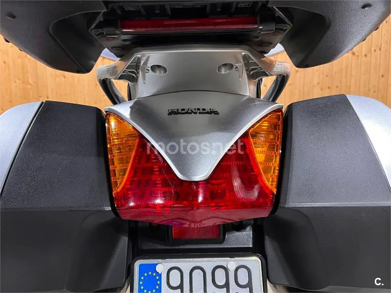 Honda Pan-European ST 1300 – Vista 12