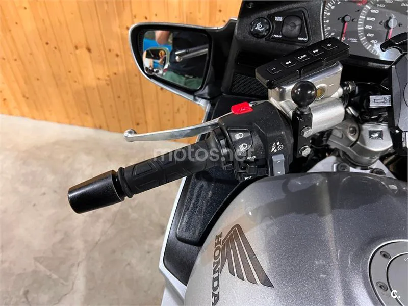Honda Pan-European ST 1300 – Vista 18