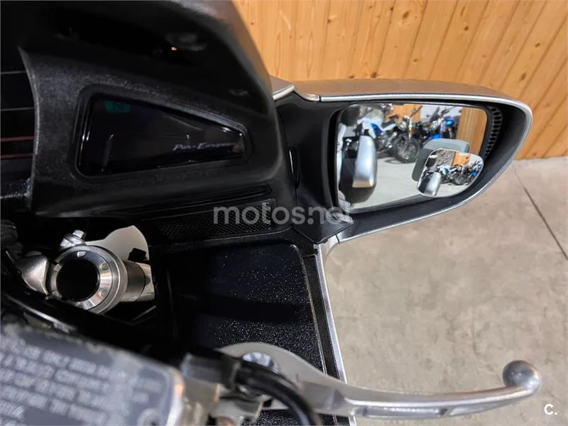 Honda Pan-European ST 1300 – Vista 21