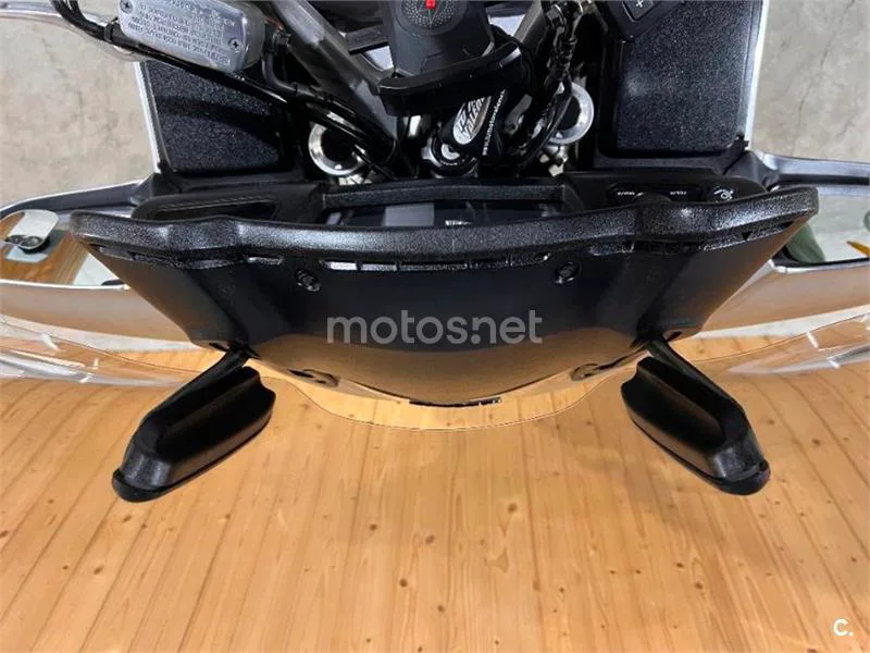 Honda Pan-European ST 1300 – Vista 25