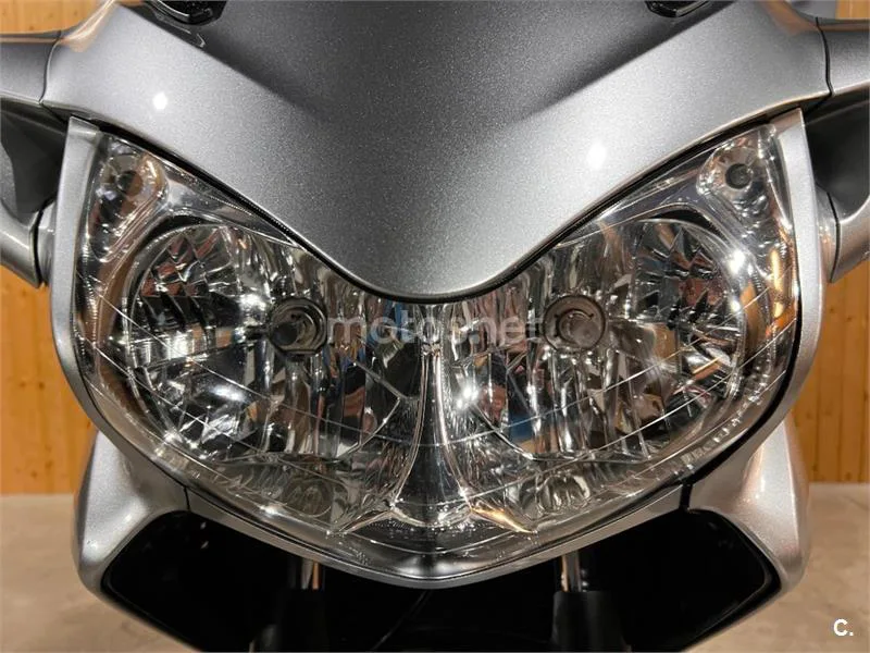 Honda Pan-European ST 1300 – Vista 30