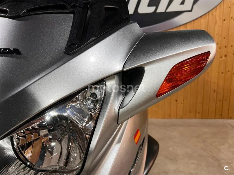 Honda Pan-European ST 1300 – Vista 32