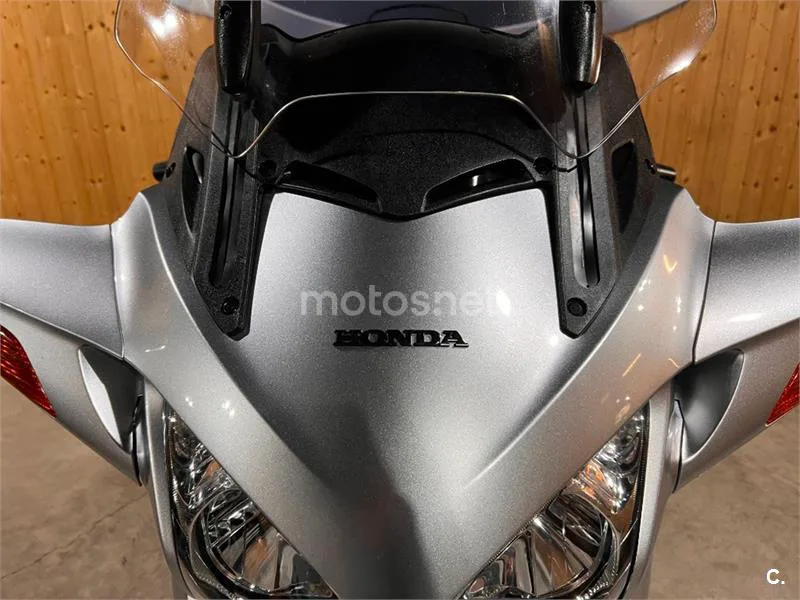 Honda Pan-European ST 1300 – Vista 33