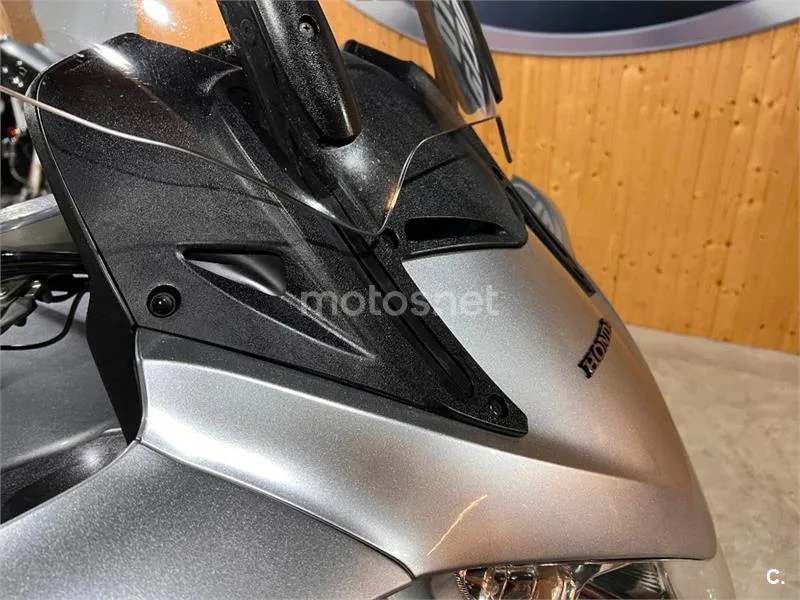 Honda Pan-European ST 1300 – Vista 36