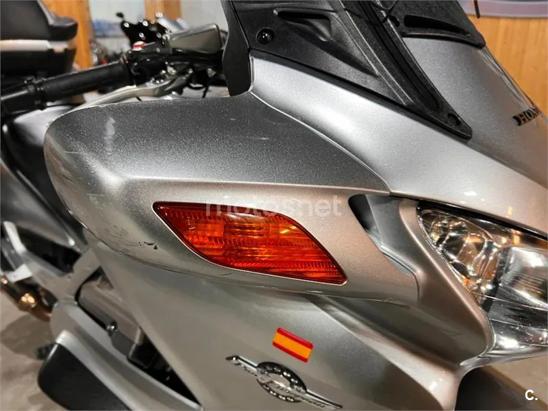 Honda Pan-European ST 1300 – Vista 37