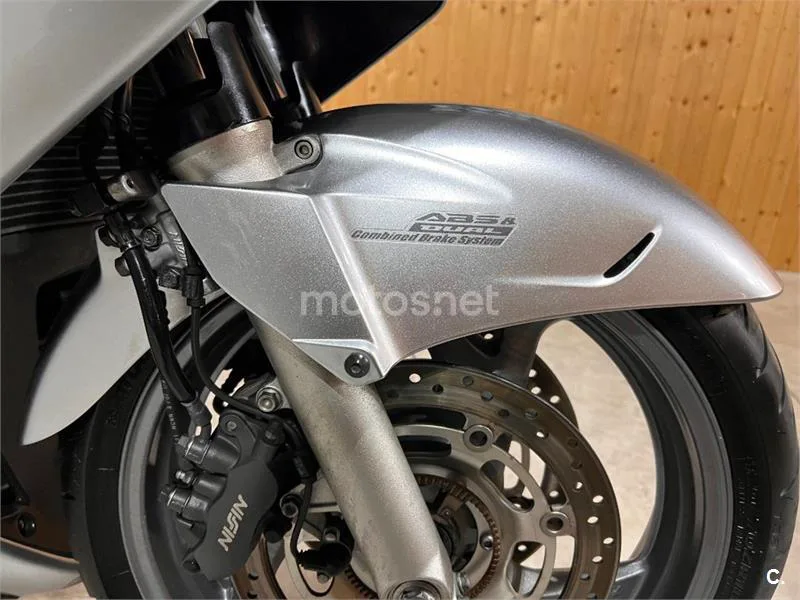Honda Pan-European ST 1300 – Vista 40