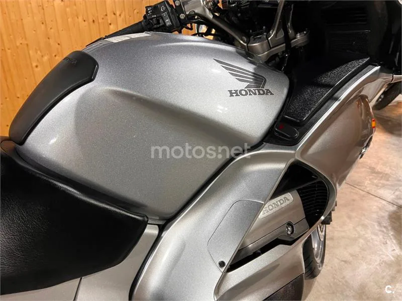 Honda Pan-European ST 1300 – Vista 53