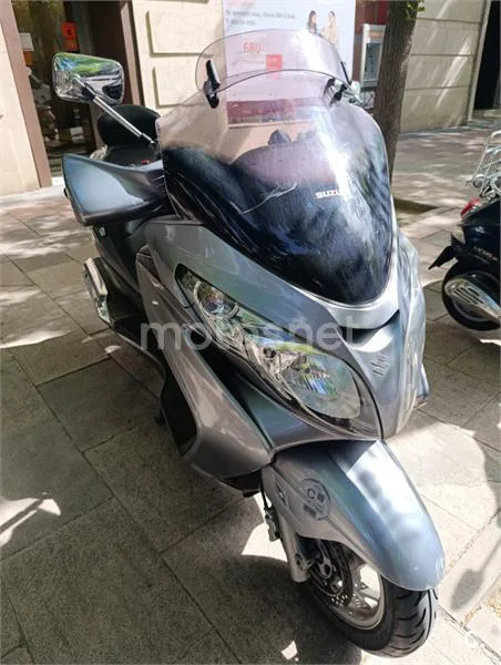 Suzuki Burgman 400 – Vista 2