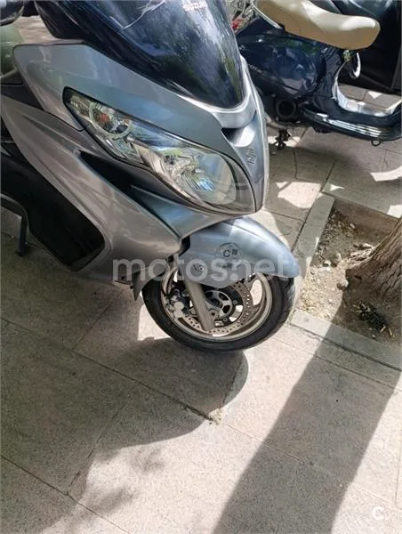 Suzuki Burgman 400 – Vista 15