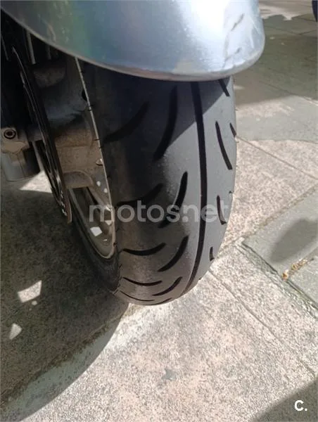 Suzuki Burgman 400 – Vista 18