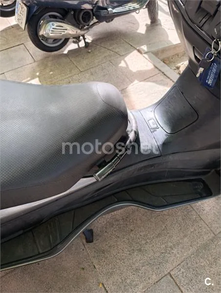 Suzuki Burgman 400 – Vista 5