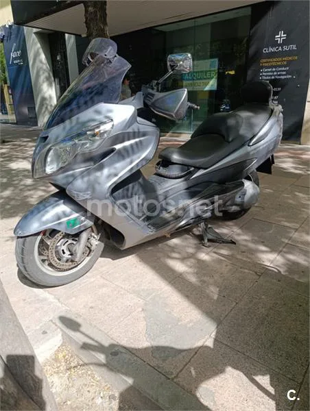 Suzuki Burgman 400 – Vista 8
