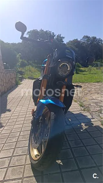Yamaha XSR900 – Vista 7