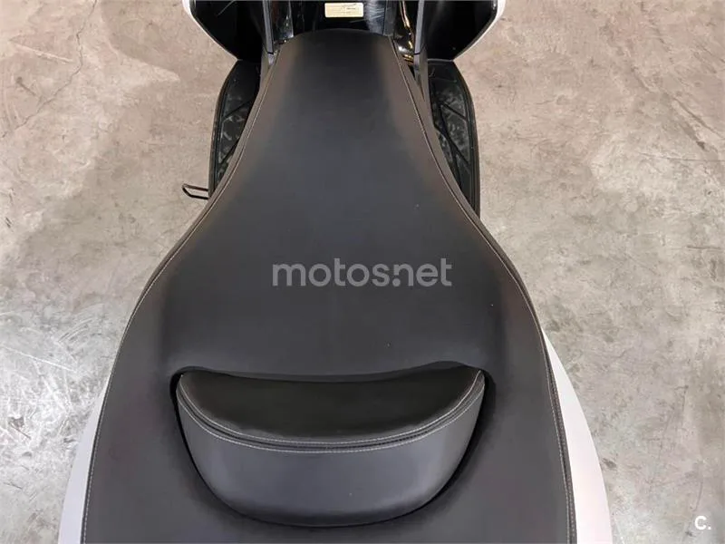 Kymco K-XCT 300i – Vista 15