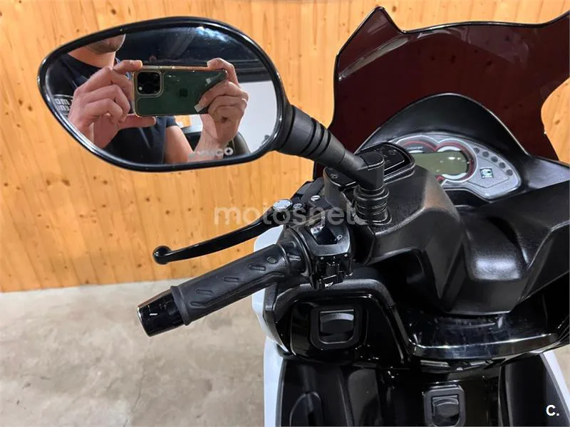 Kymco K-XCT 300i – Vista 17