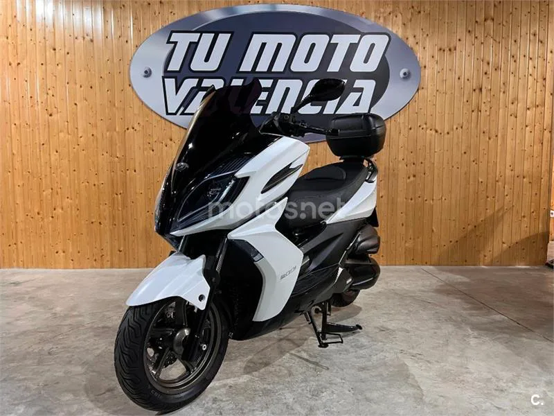 Kymco K-XCT 300i – Vista 3