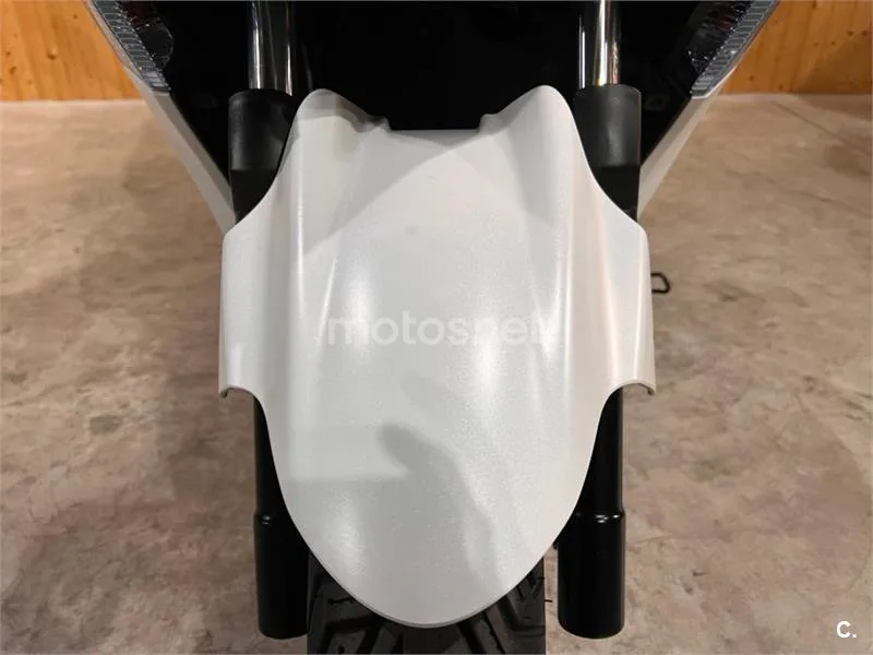 Kymco K-XCT 300i – Vista 25
