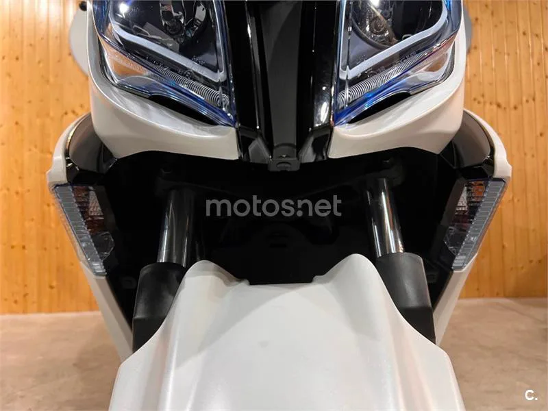 Kymco K-XCT 300i – Vista 26