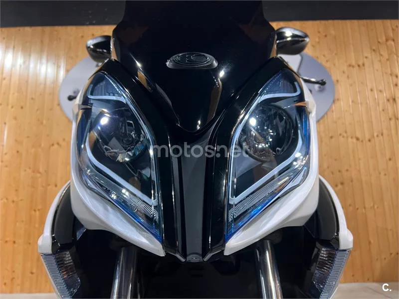 Kymco K-XCT 300i – Vista 27