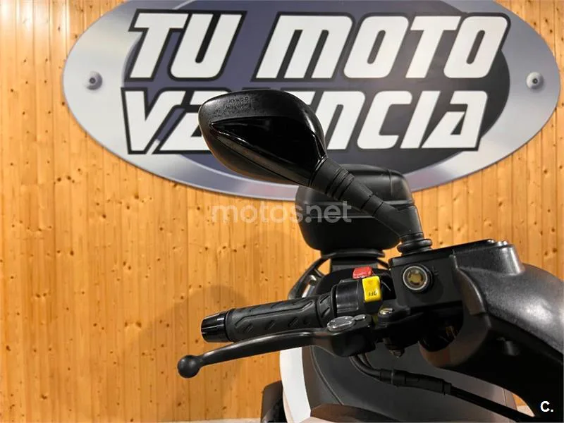 Kymco K-XCT 300i – Vista 30
