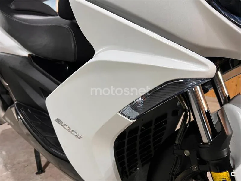 Kymco K-XCT 300i – Vista 37