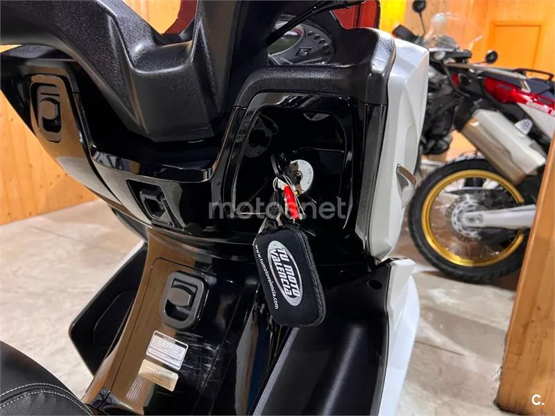Kymco K-XCT 300i – Vista 41