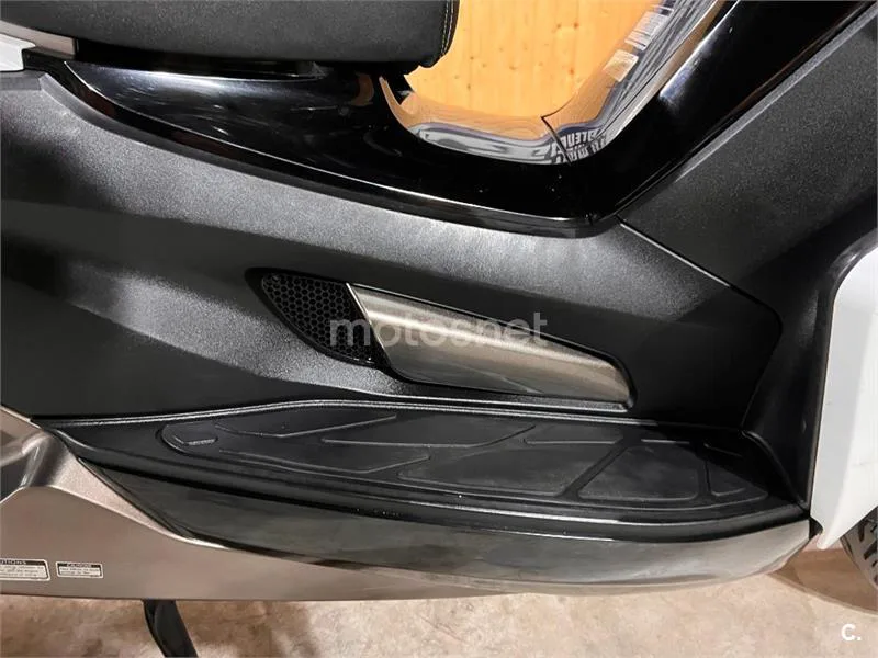 Kymco K-XCT 300i – Vista 43