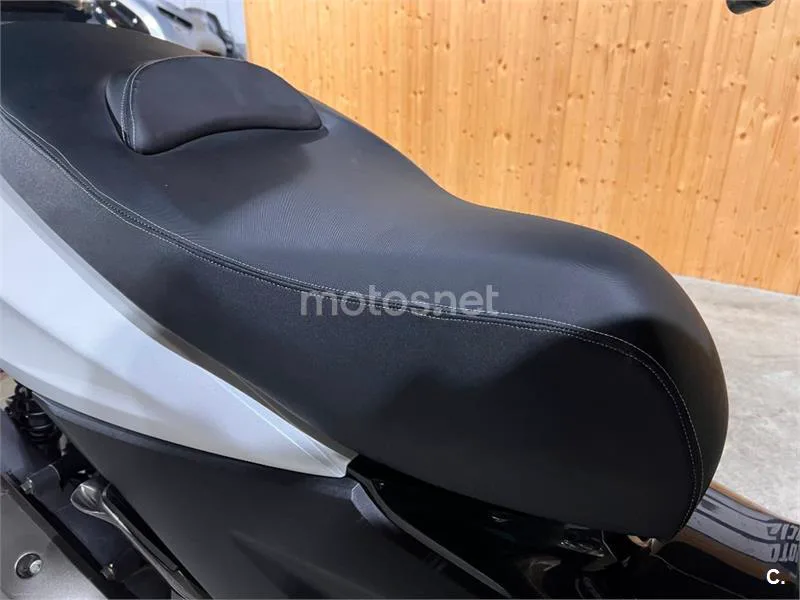 Kymco K-XCT 300i – Vista 48