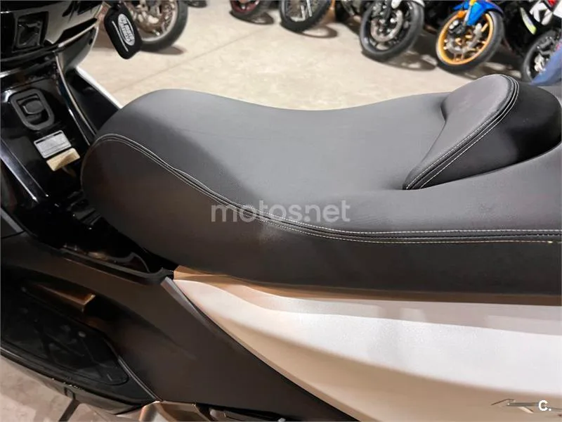 Kymco K-XCT 300i – Vista 65
