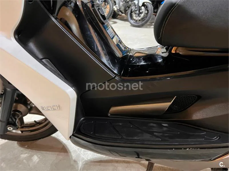 Kymco K-XCT 300i – Vista 71