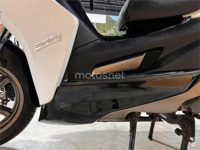 Kymco K-XCT 300i – Vista 73