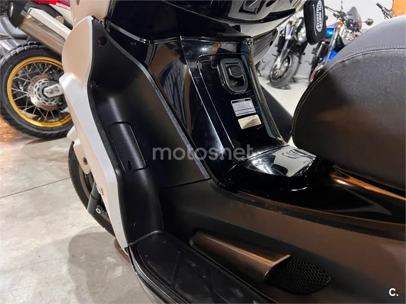 Kymco K-XCT 300i – Vista 74
