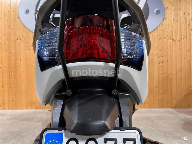 Kymco K-XCT 300i – Vista 10