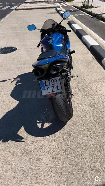 Yamaha R1 – Vista 4