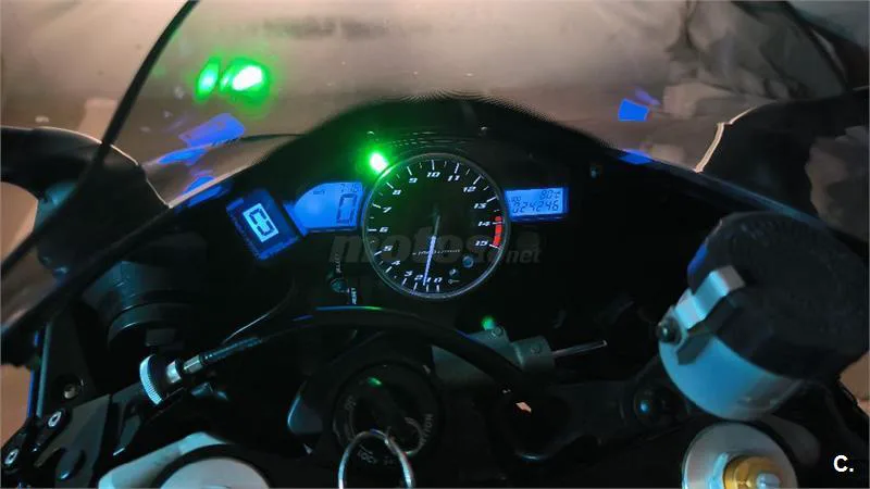Yamaha R1 – Vista 7