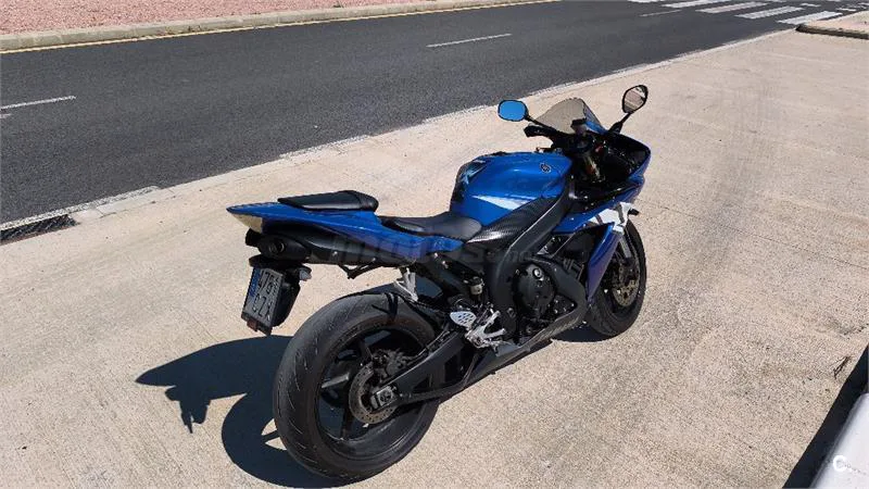 Yamaha R1 – Vista 8