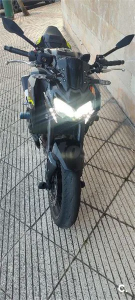 Kawasaki Z900RS – Vista 3