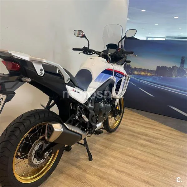 Honda XL 750 Transalp – Vista 8