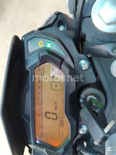 Benelli BN 125 – Vista 3